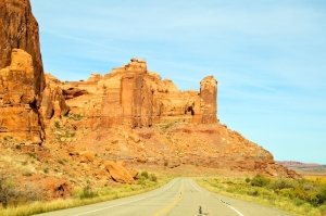 Beautiful-rock-formations-along-the-main-road-in-Canyonlands-NP